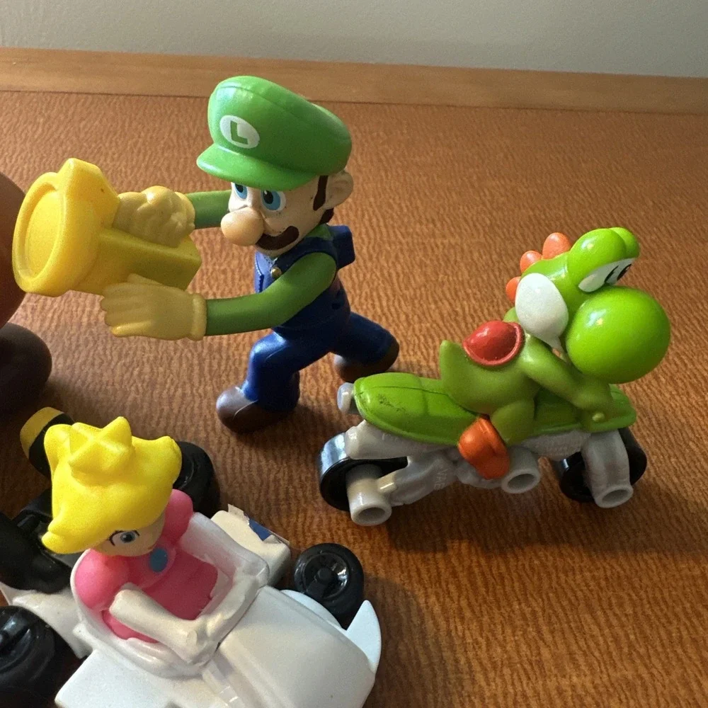 Mixed Lot Of Nintendo Super Mario Figures:‎ Goomba & Cheep Cheep With Other Toys
